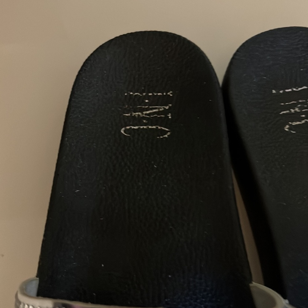 Sandals - Picture 3 of 5